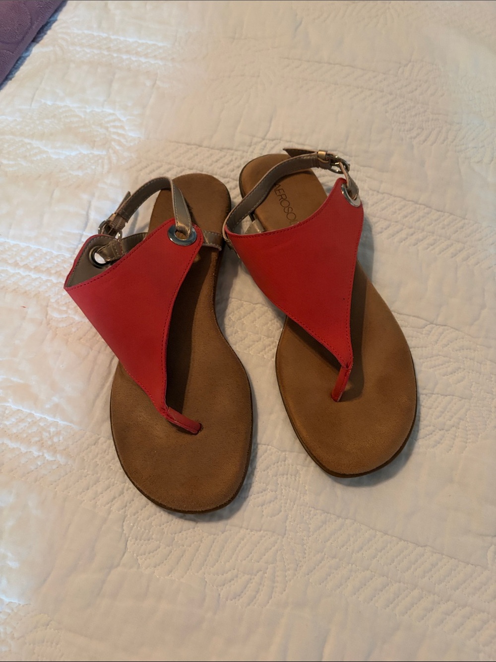 AEROSOLES Red and Brown Leather T-Strap Sandals - Picture 1 of 2
